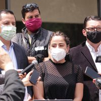 PRD presenta denuncia ante el INE contra AMLO, su hermano Pío y David León