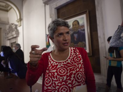Karla Quintana, excomisionada Nacional de Búsqueda, dirigirá institución de desaparecidos en Siria