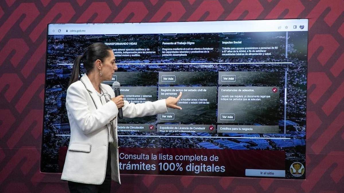 Claudia Sheinbaum durante la explicación del funcionamiento de la app