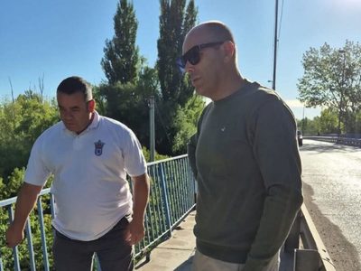Intendentes de Centenario y Cinco Saltos acordaron realizar mejoras en el puente interprovincial