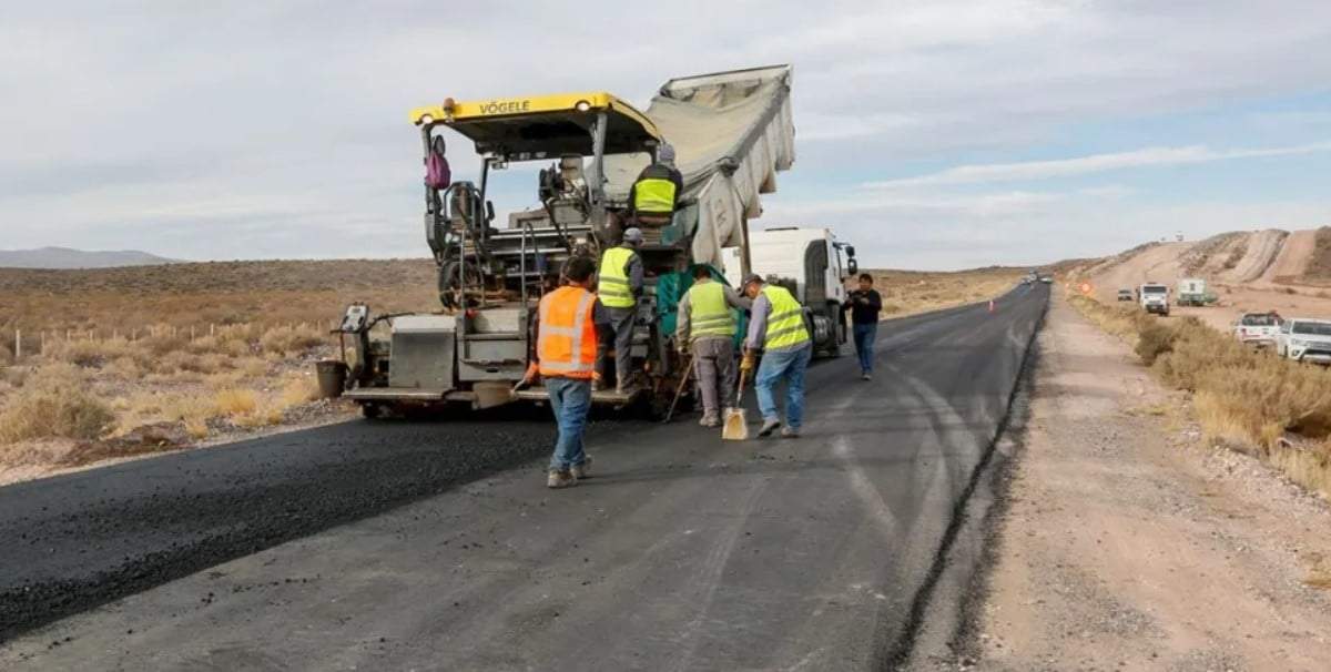 El gobierno busca fortalecer la infraestructura vial y generar un impacto positivo en la conectividad y el desarrollo económico. Fuente: (Neuquén Informa).