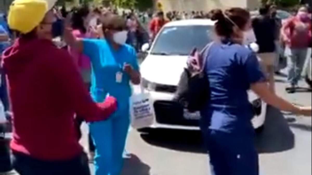 Los médicos privados bloquearon la avenida ante el rechazo a vacularlos