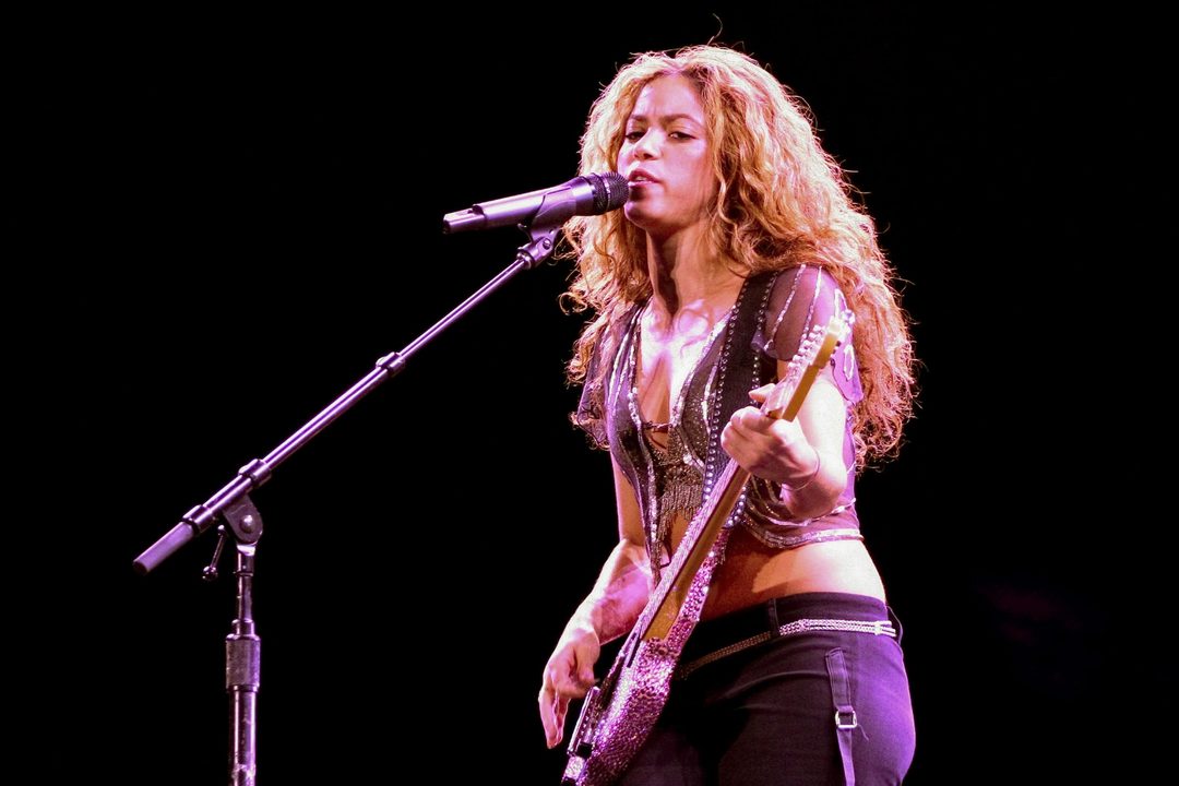03_Shakira