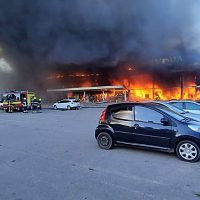 Ucrania decreta tres días de luto por el ataque ruso contra un centro comercial en Kremenchuk