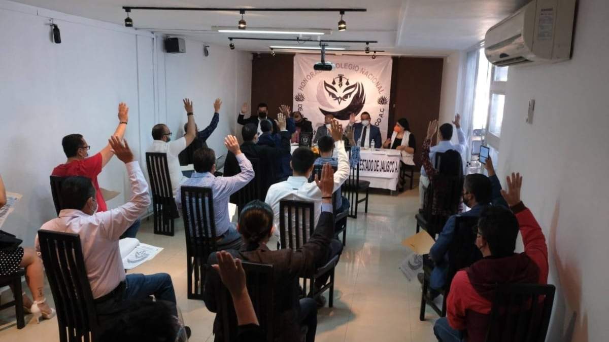 Integrantes del Colegio Nacional de Juristas de Jalisco