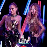 Furia total por el póster del Súper Bowl de Shakira y JLo ¡Se desató el escándalo!