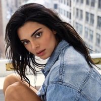 No podrás creer el gran parecido físico que tiene esta chica con Kendall Jenner. ¿Gemelas perdidas?