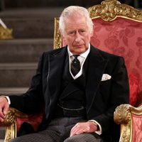 Cuál es la corona que usará el rey Carlos III durante su coronación