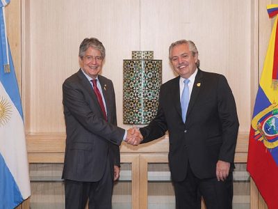 Desde Perú, Alberto Fernández se reunió con el presidente de Ecuador Guillermo Lasso
