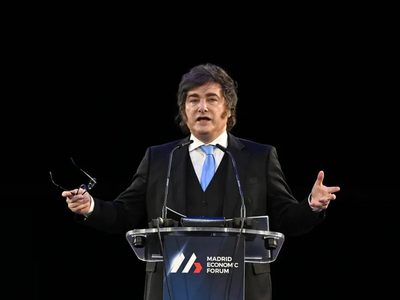La imagen de Javier Milei sigue cayendo y ahora un miembro de LLA lo superó en el apoyo popular