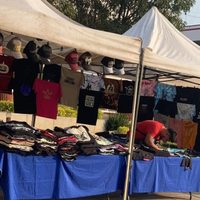 Lugar y horario del tianguis de productos no vendidos en conciertos de la CDMX