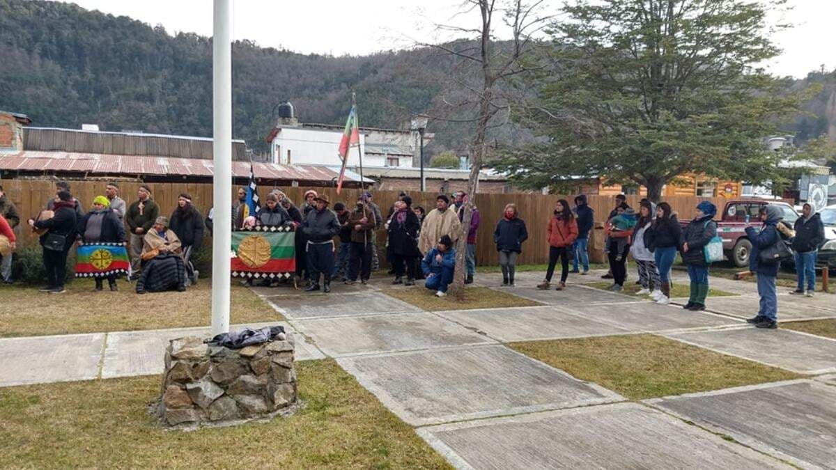 Concentración de la comunidad Mapuche en San Martín de los Andes. Fuente: (Facebook)