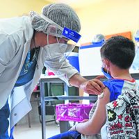 Arrancó la vacunación con terceras dosis para niños y adolescentes en Río Negro