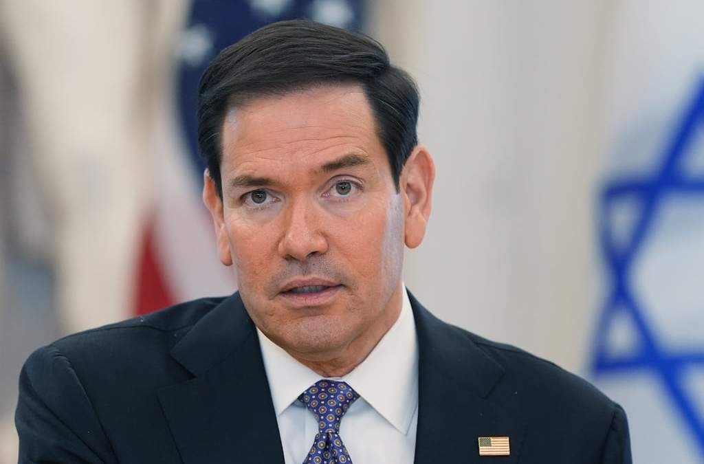 El secretario de Estado, Marco Rubio, interviene durante las conversaciones diplomáticas con los embajadores del Líbano e Israel en el Departamento de Estado en Washington, el martes 14 de abril de 2026
