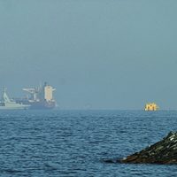 Trump anuncia que el lunes iniciará plan para ayudar a barcos varados a salir del estrecho de Ormuz