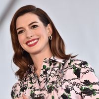 Todo un héroe: Anne Hathaway ayudó al niño que salvó a su hermana
