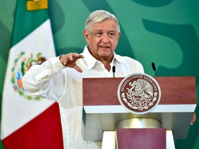 AMLO anuncia vacunación universal en cinco estados ante tercera ola de covid-19