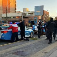 En un operativo callejero, detuvieron a dos jóvenes con cocaína en pleno centro de Neuquén