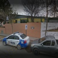Por salvar a su hija fue apuñalada por dos chicas adolescentes