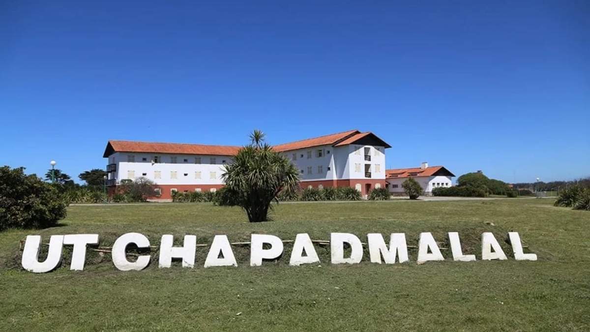 Los 9 hoteles que integran el complejo, están entre el turismo social y ser privatizados.