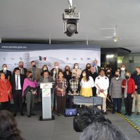 Periodistas hacen el vacío a senadores de Morena en protesta por ataques del gobierno a la prensa