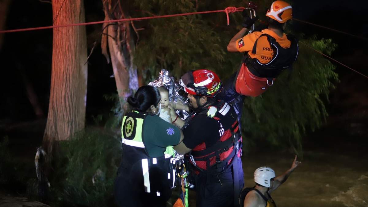 Un bebé, entre los rescatados en el río La Silla