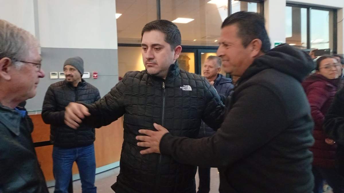 Johny Emanuel Robles después de la audiencia en la que se vinculó a proceso por violencia vicaria a su expareja y madre de sus hijos