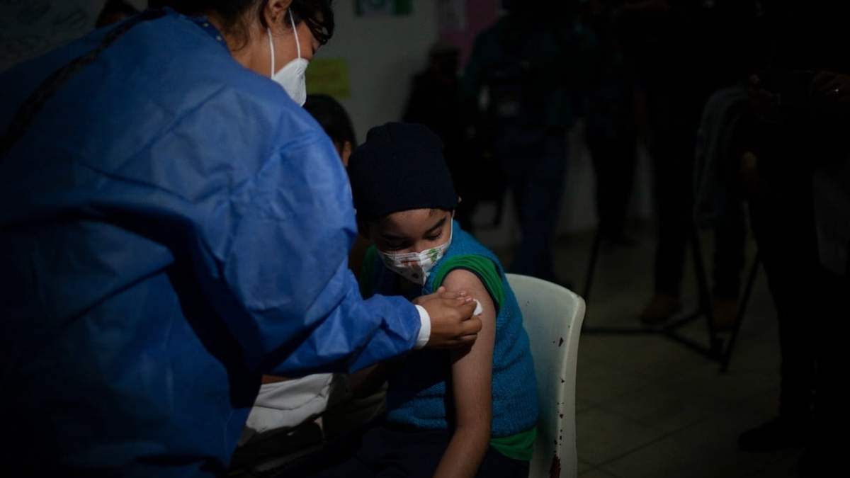 Aplicación de segundas dosis a menores de 12 a 14 años en CDMX