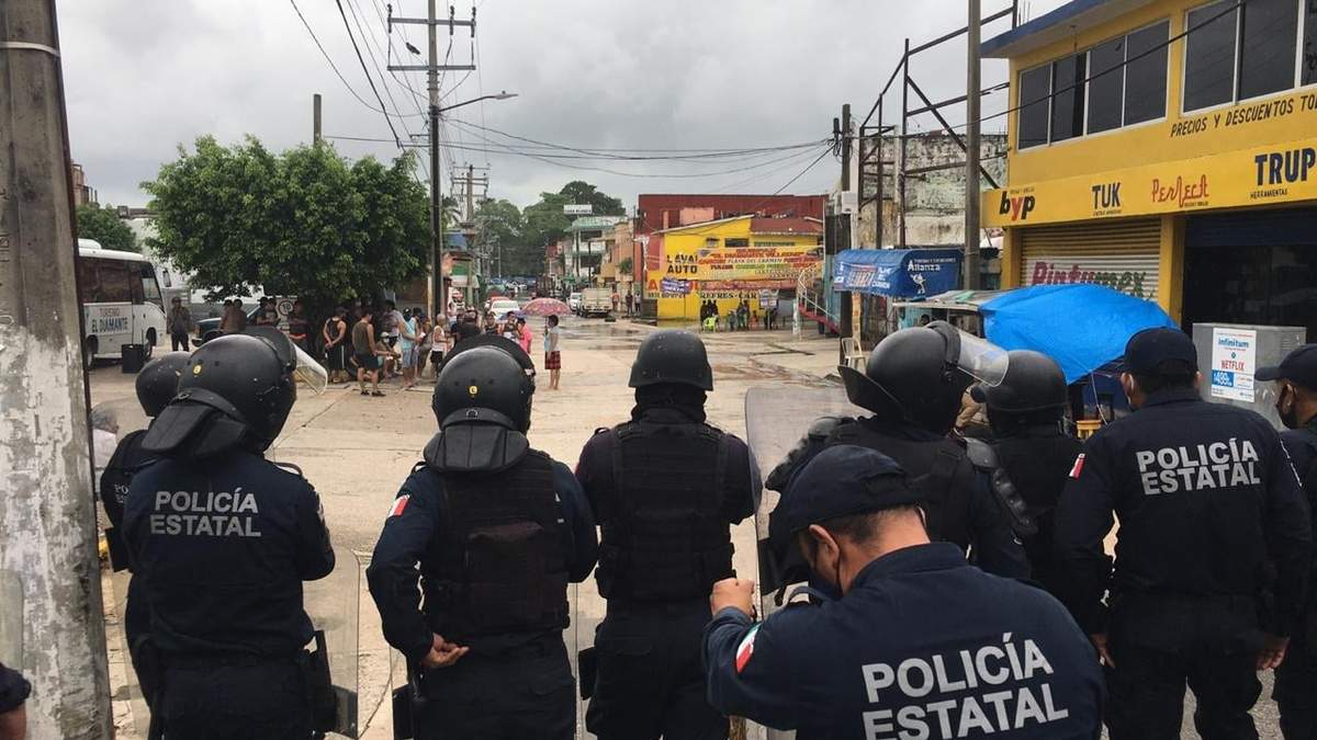 Protestas de damnificados son frenadas por la policía estatal