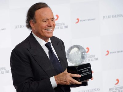 "Cuentan que estoy mal": Julio Iglesias no pudo más y reapareció tras un dramático silencio