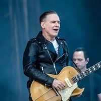 Bryan Adams llena de nostalgia y de reinvención la Arena CDMX (Videos)