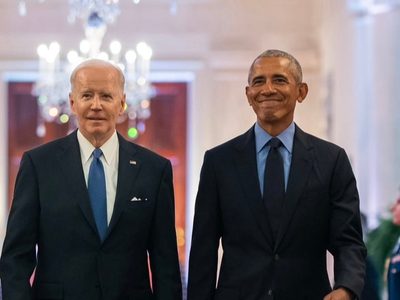 Barack Obama piensa que Biden debería replantearse su candidatura: WP
