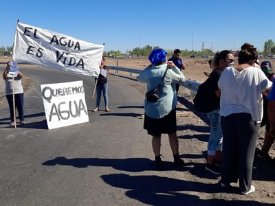 Tras el corte, se comprometieron a aumentar el caudal de agua en Colonia Rural