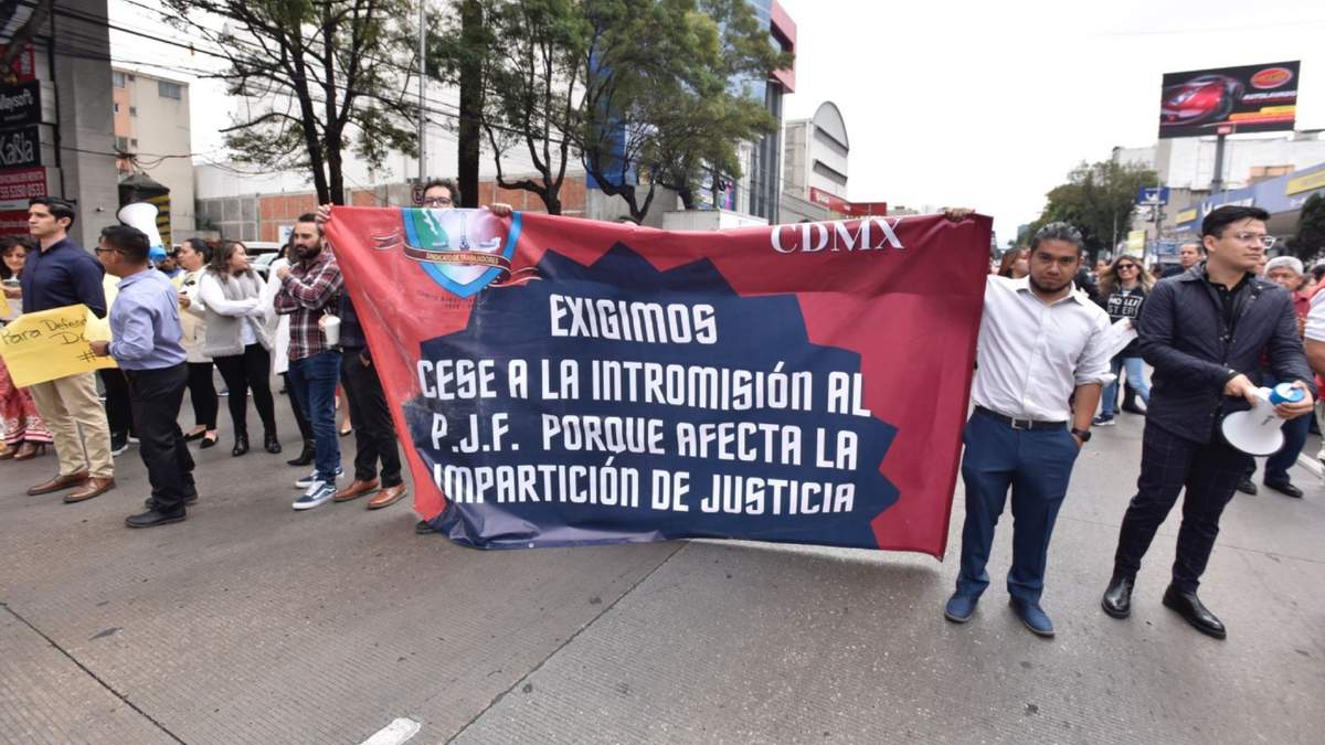 Cientos de trabajadores sindicalizados del Poder Judicial de la Federación (PJF)