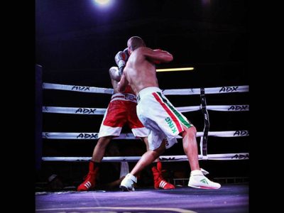 Boxeadores desafían al coronavirus en Michoacán