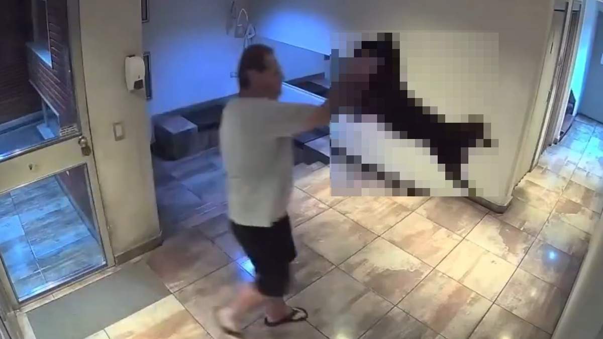 Maltrato animal: detuvieron a un hombre que estrelló a su perro contra el suelo