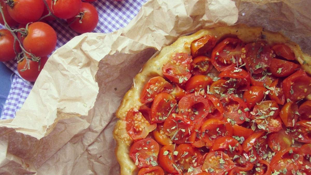 Tarta tatin de tomate. Fuente: (Instagram)