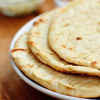 Pan árabe keto: la receta facilísima de un clásico perfecto para salvar tus almuerzos o cenas
