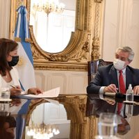 Arabela Carreras y Alberto Fernández firmaron la creación de la zona franca para Sierra Grande