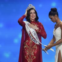 La mexicana Fátima Bosch supera la controversia para convertirse en Miss Universo (Video)