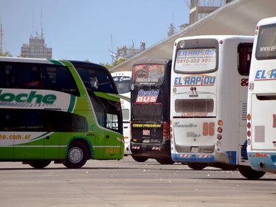 Insólito: otro micro con extranjeros intentó entrar a Buenos Aires