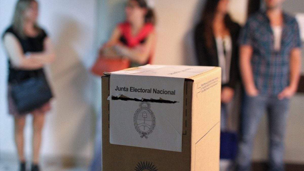 Elecciones primarias, abiertas, simultáneas y obligatorias. Fuente: (Twitter)