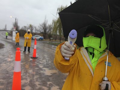 Aumentan los controles: una localidad neuquina empezó a medir la fiebre en sus ingresos