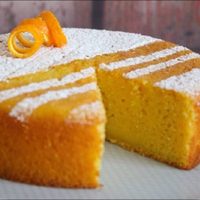 Aprovechá las naranjas que están baratas con esta receta fácil de bizcochuelo sin horno y lleno de sabor casero