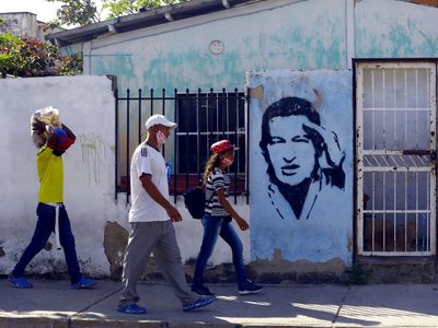 A una semana de las elecciones, Venezuela flexibiliza su estricta cuarentena por un mes