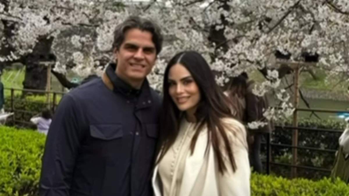 La exmiss universo, Ximena Navarrete, con su esposo, el diputado del PVEM, Juan Carlos Valladares, de viaje en Japón