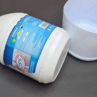 Si tenés bidones de cloro vacíos, guardalos y creá este fabuloso proyecto para mantener el baño siempre ordenado