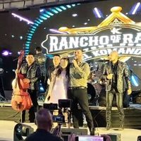 El Komander ameniza los XV años de hija de alcalde morenista en Hidalgo (Video)