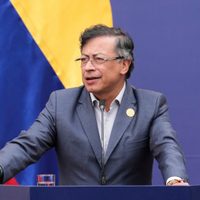 Petro plantea reiniciar diálogos de paz suspendidos con la guerrilla ELN