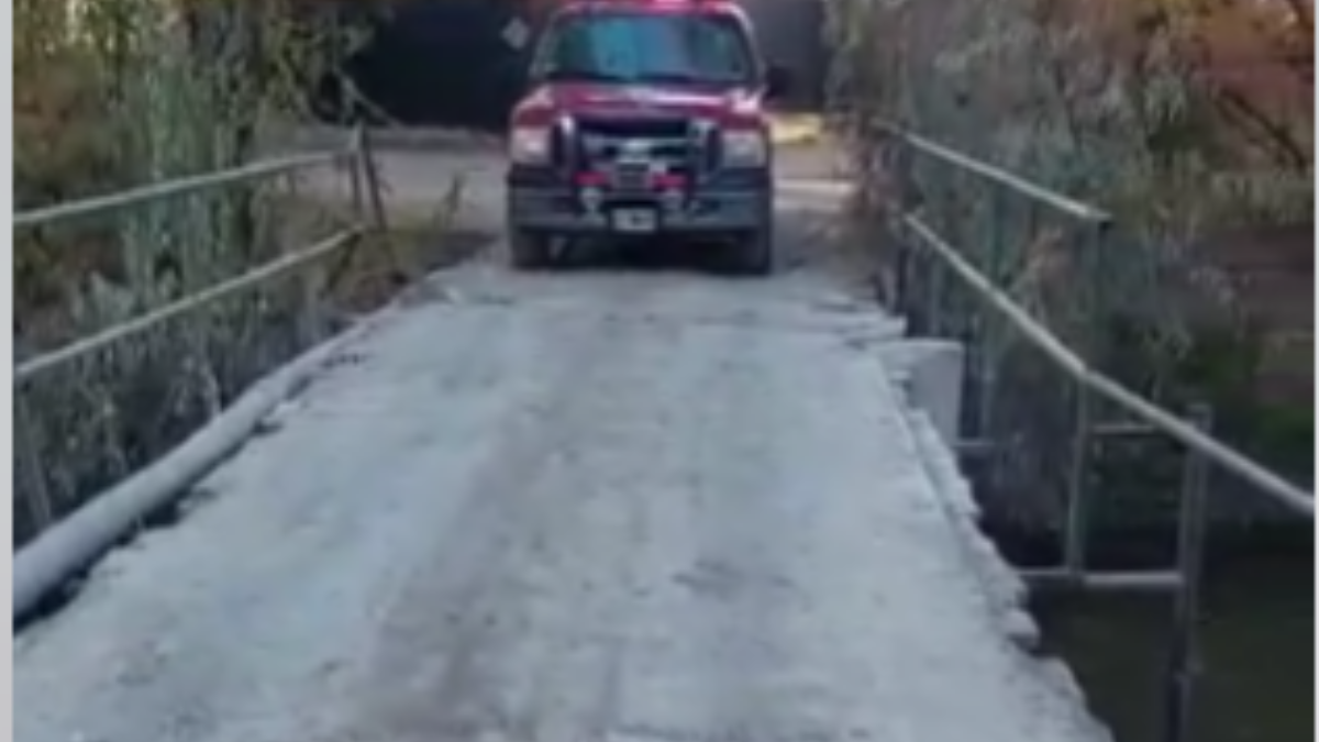 Puente de calle 7 del Río Neuquén. Fuente: (Facebook)